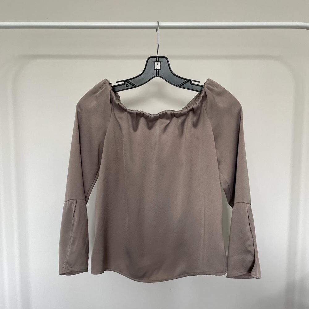 Dynamite Off the Shoulder Satin Top - Picture 3 of 5